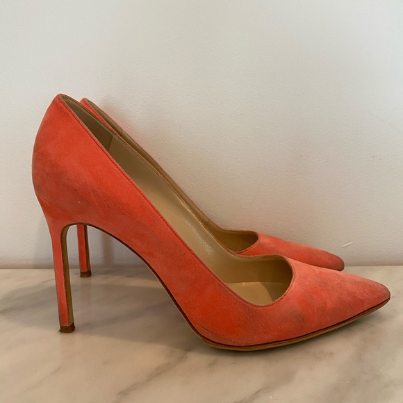 Manolo Blahnik BB Coral Suede Pump Heels 37.5 - Picture 2 of 7